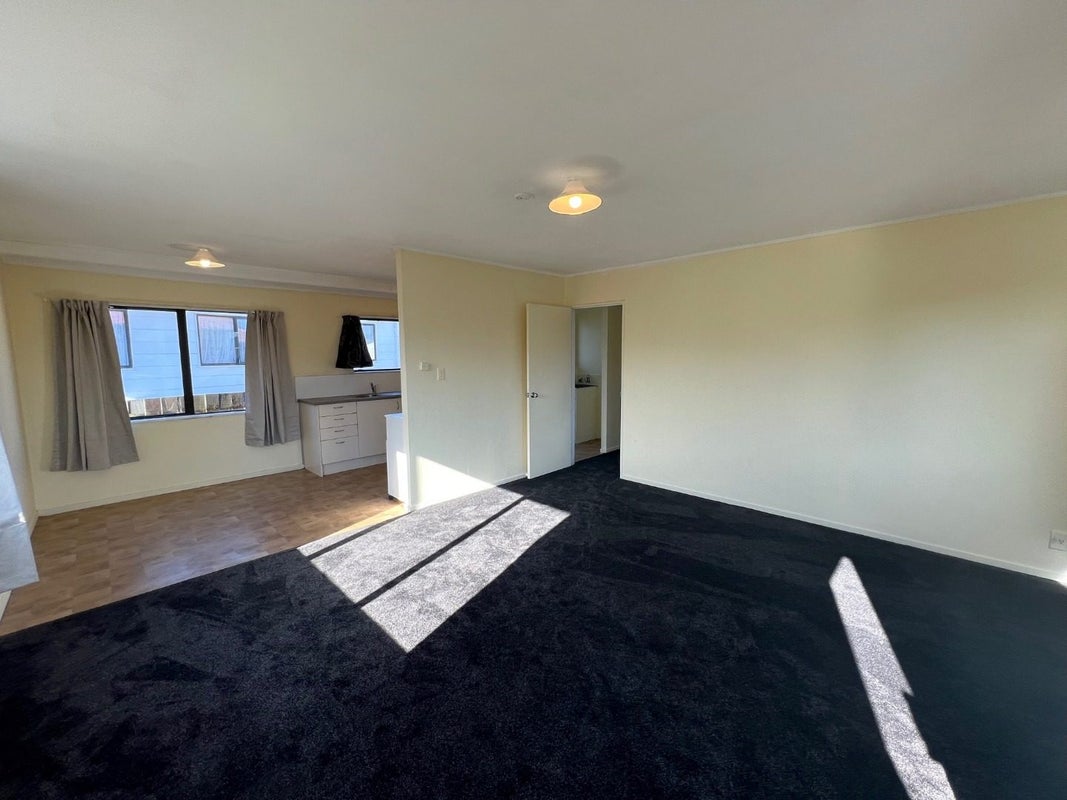 1/56A Burundi Avenue, Clendon Park, Auckland - Carousel 2