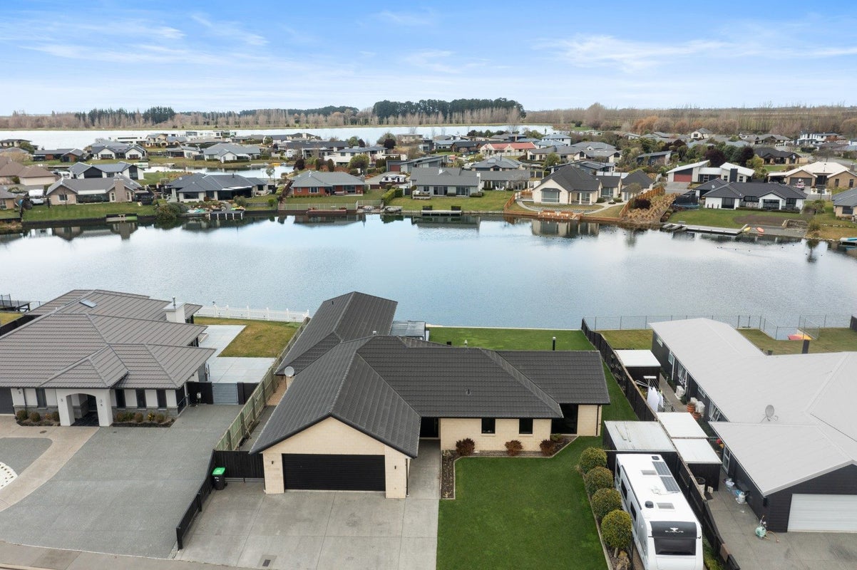 6 Trent Place, Huntingdon, Ashburton - Carousel 1