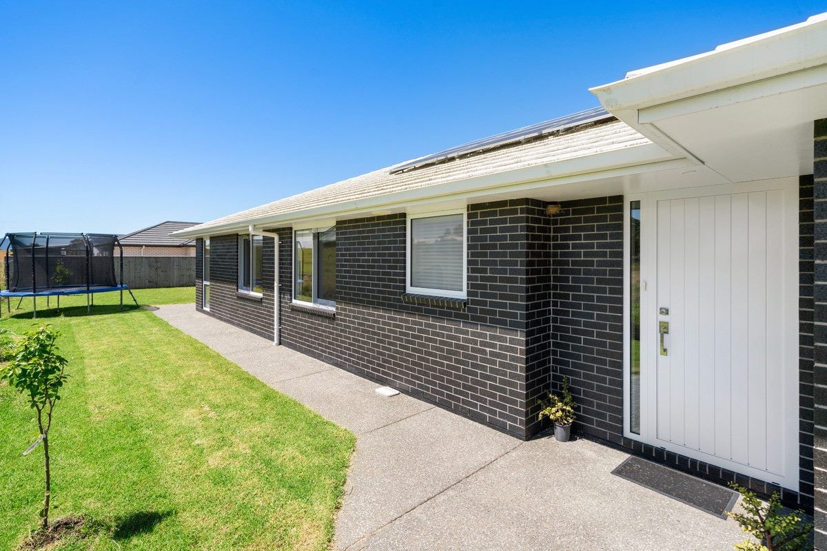 16 Kotare Drive, Coastlands, Whakatane - Carousel 1