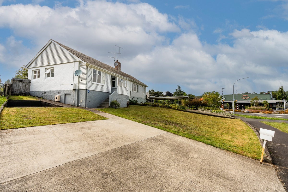 21 Jellicoe Drive, Hamilton East, Hamilton, Waikato - Carousel 2