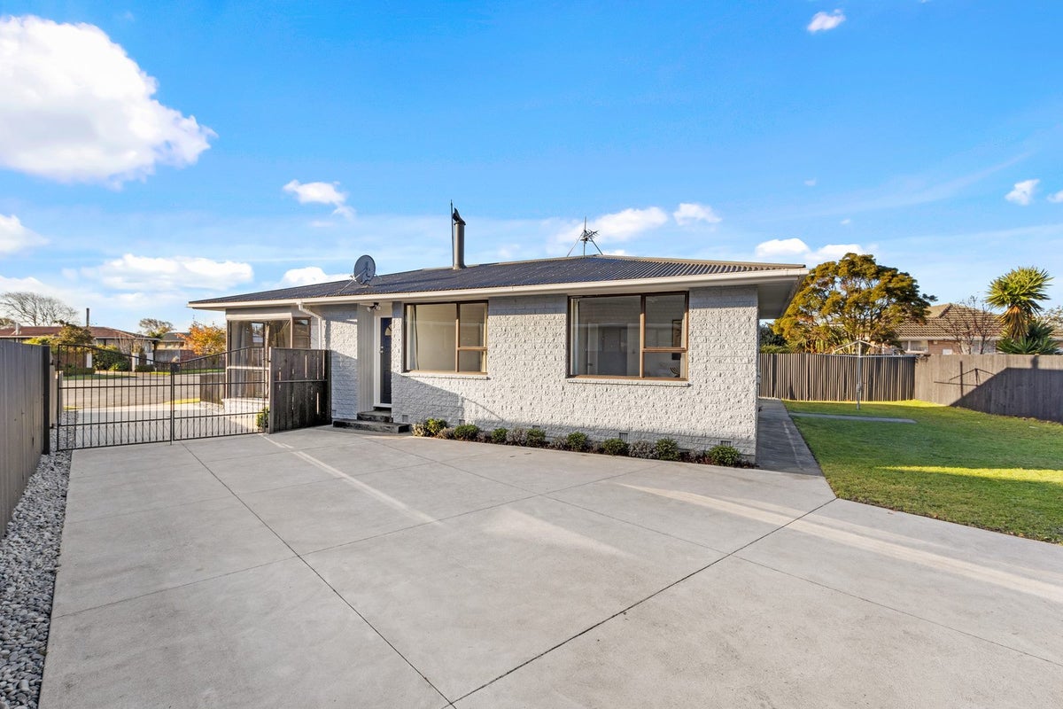 17 Rosanna Place, Aranui, Christchurch - Carousel 1