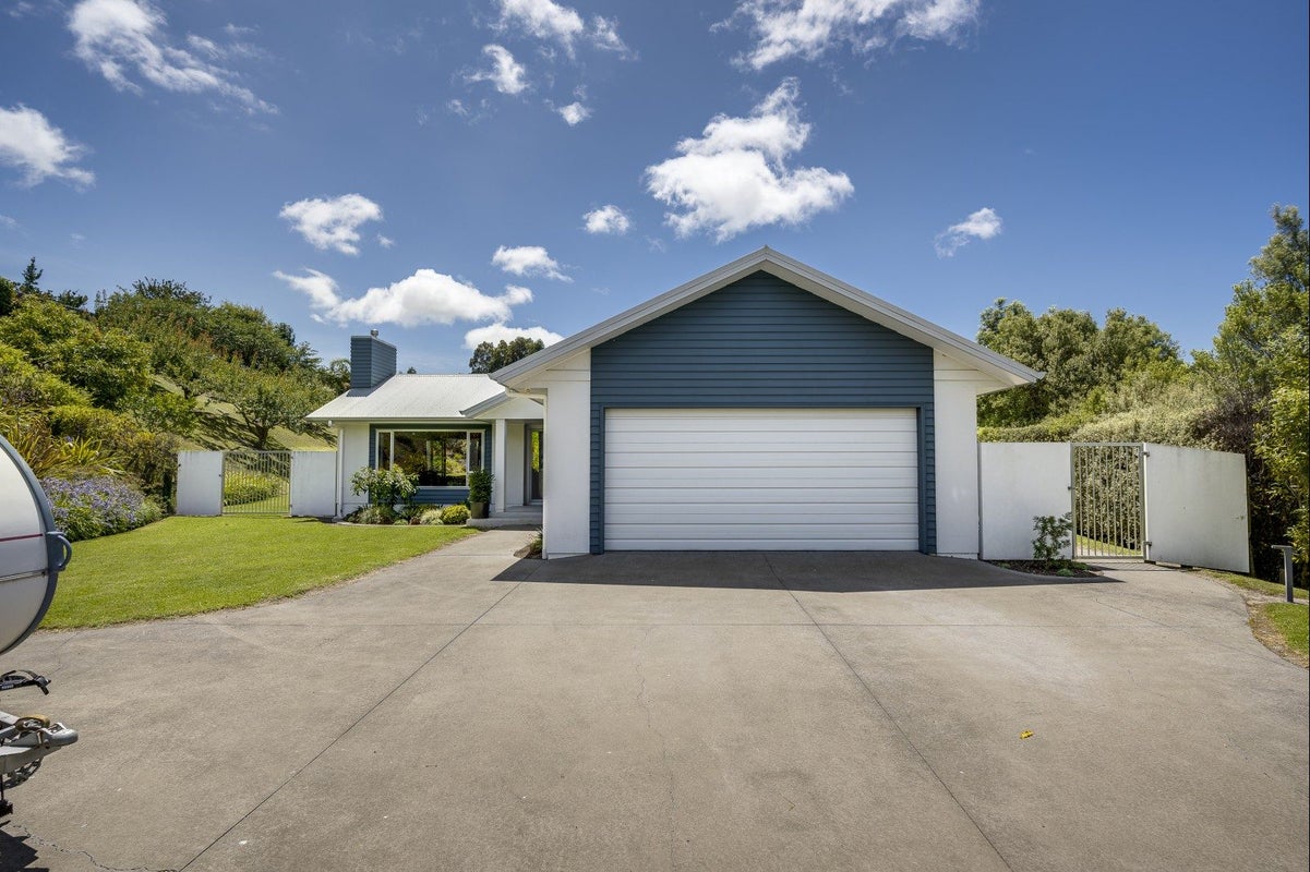 143 Kent Terrace, Taradale, Napier - Carousel 2