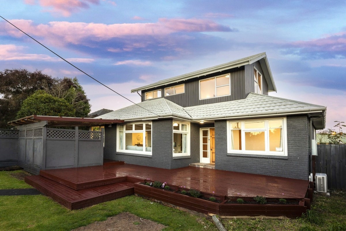 240 Westminster Street, Mairehau, Christchurch - Carousel 1