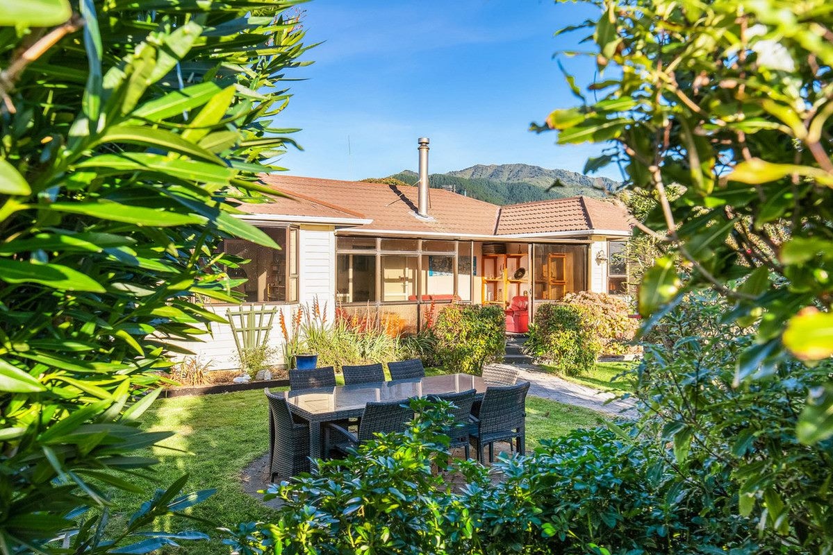 2 Te Miti Street, Paekakariki - Carousel 2
