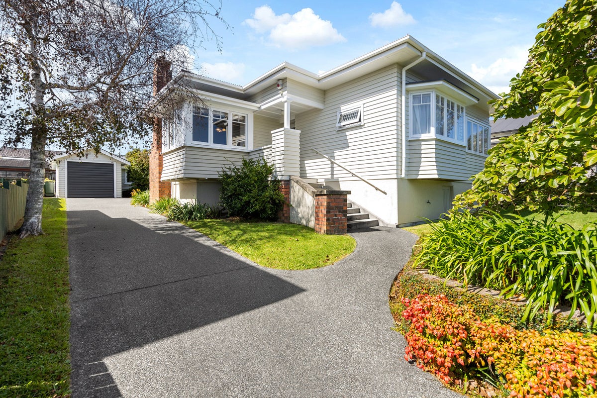 14 Duncan Avenue, Sandringham, Auckland - Carousel 1