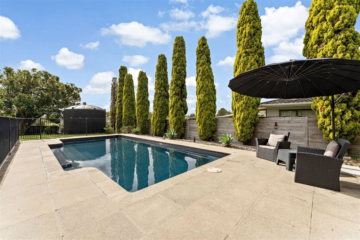 348 Main Road, Huapai, Kumeu - Carousel 1