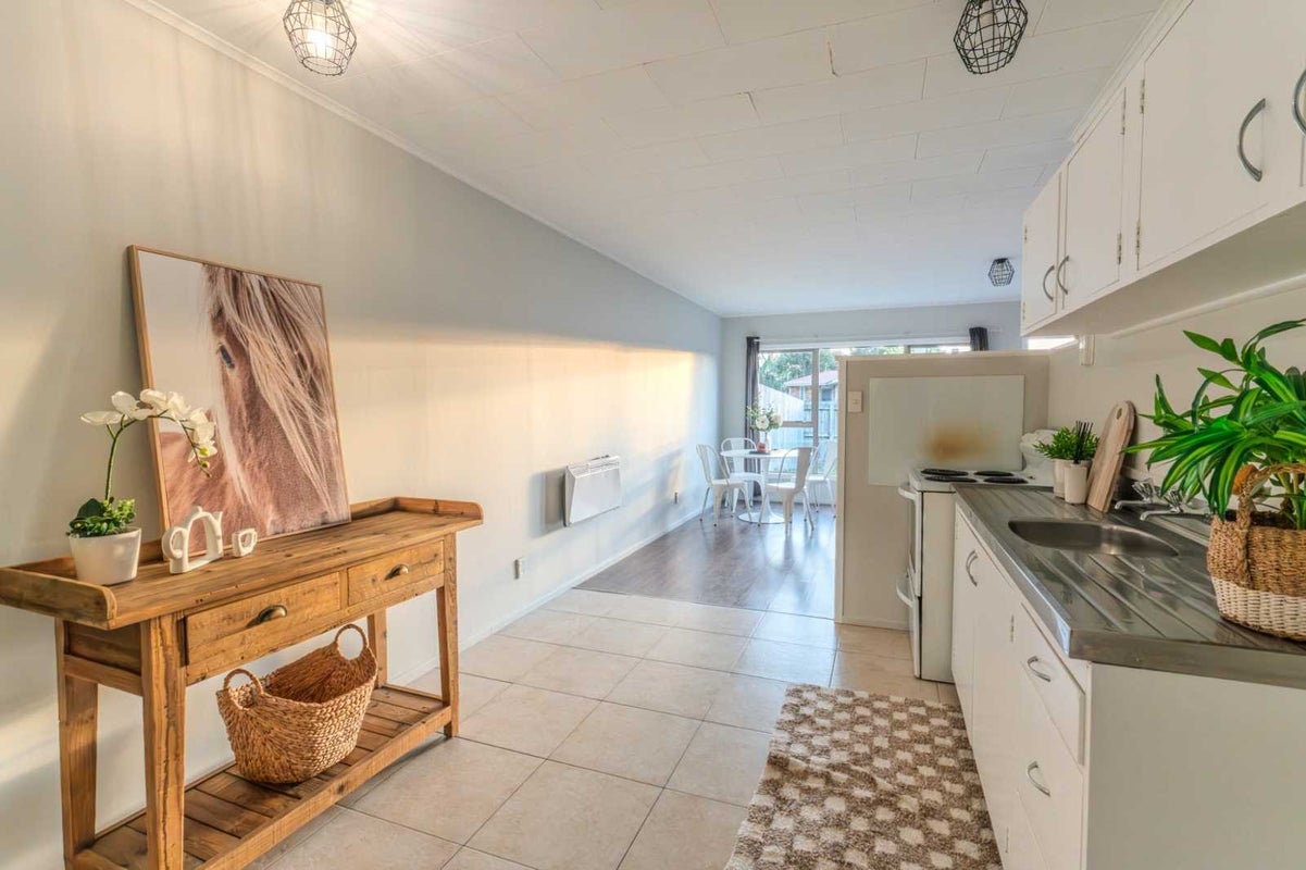 15A Anthony Crescent, Bader, Hamilton, Waikato - Carousel 1