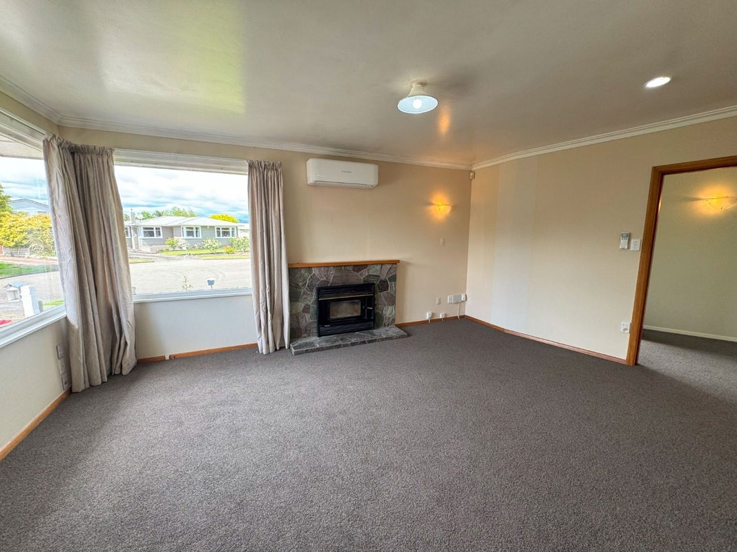 9 Viscount Place, West End, Palmerston North - Carousel 2
