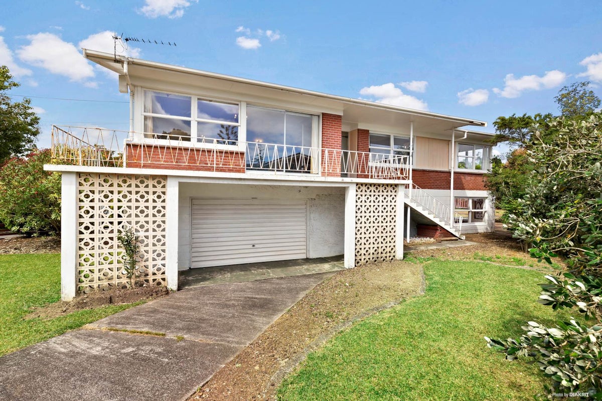 27 Renata Crescent, Te Atatu Peninsula, Auckland - Carousel 2