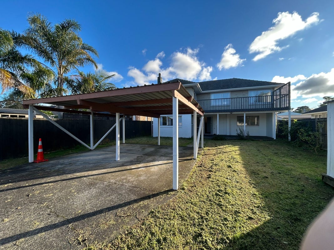 24 Kervil Avenue, Te Atatu Peninsula, Auckland - Carousel 21