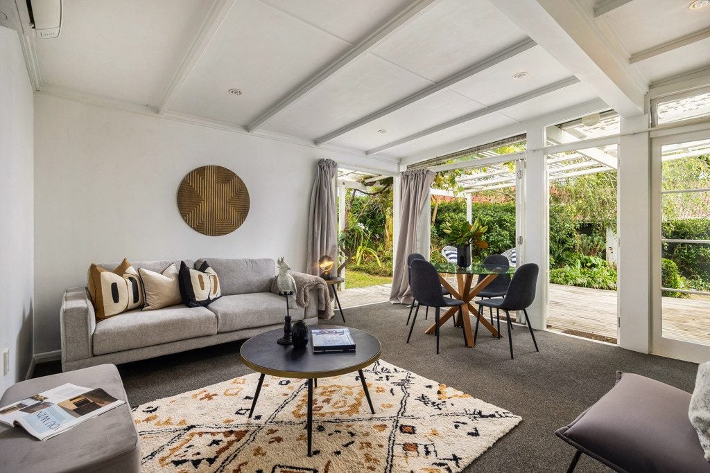 10 Parkdale Road, Mount Albert, Auckland - Carousel 2