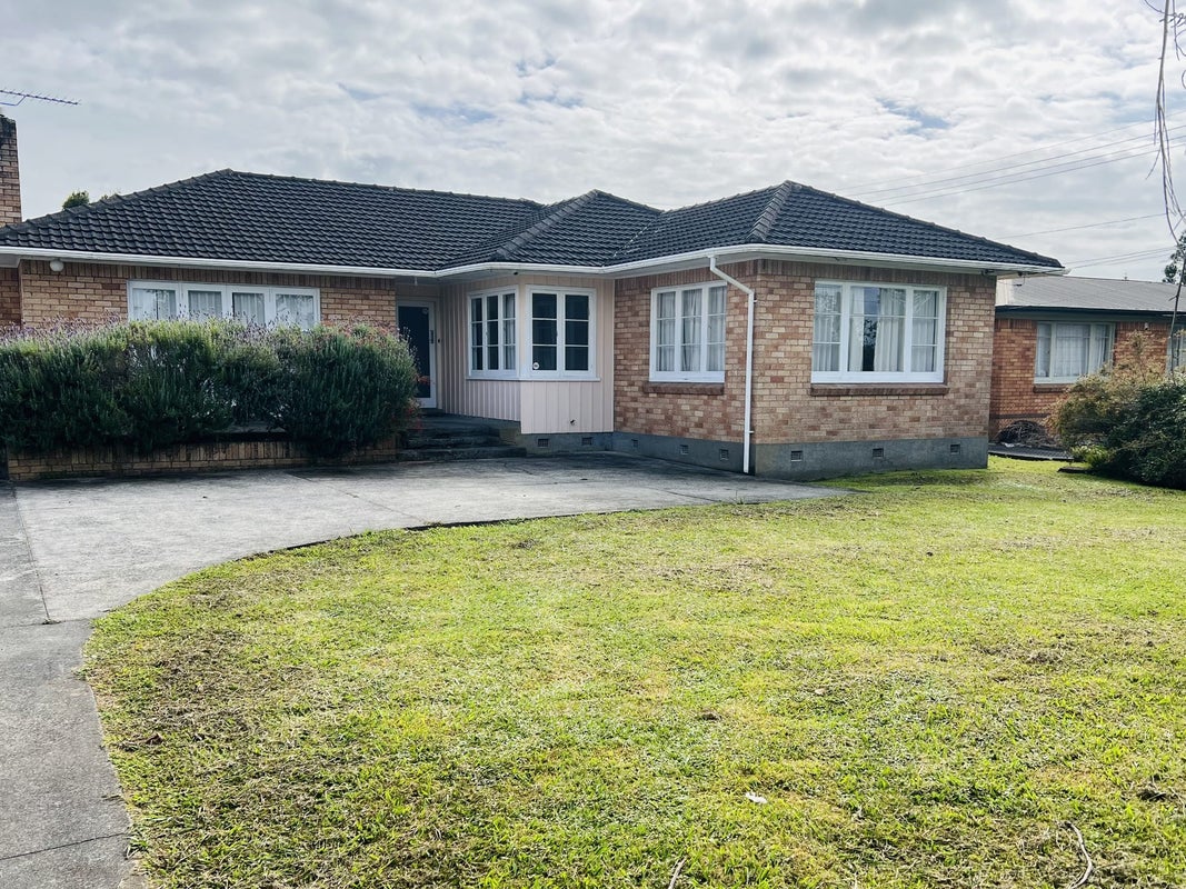 19 Brocas Avenue, Hillcrest, Hamilton - Carousel 1