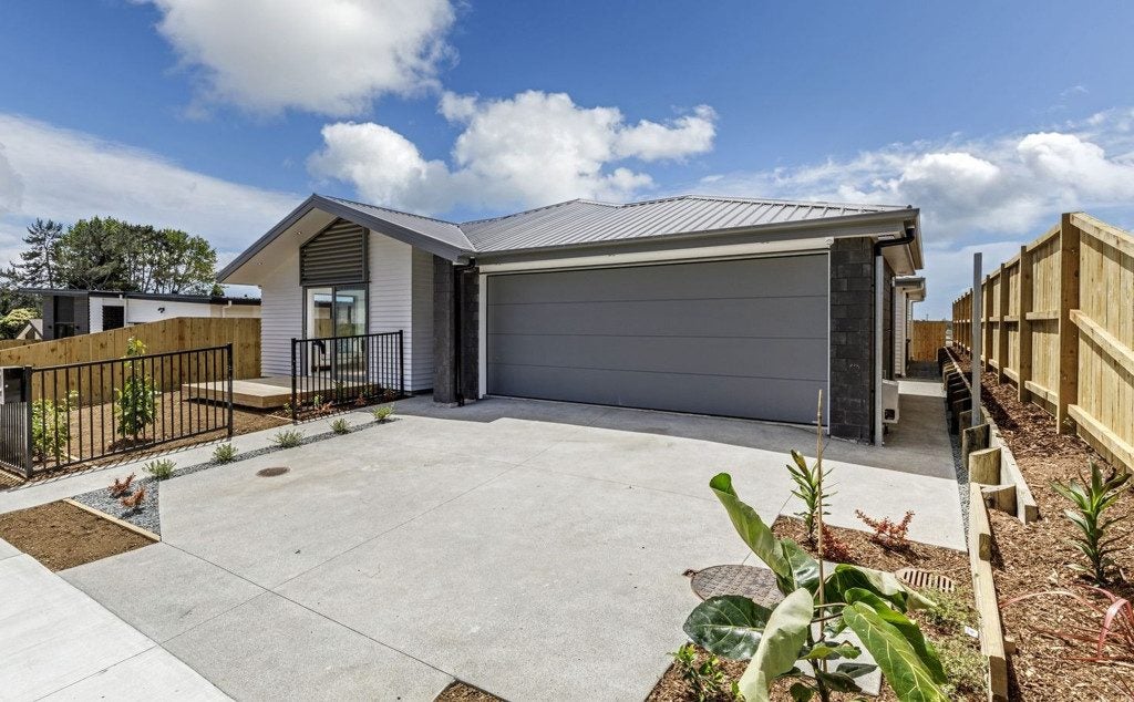40 Vintry Drive, Huapai, Kumeu - Carousel 1