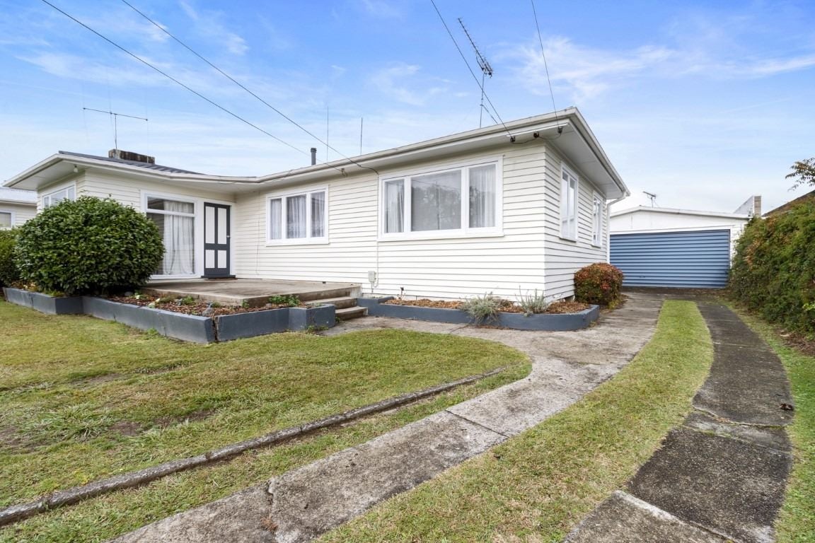 20 Liston Crescent, Hillcrest, Hamilton - Carousel 1