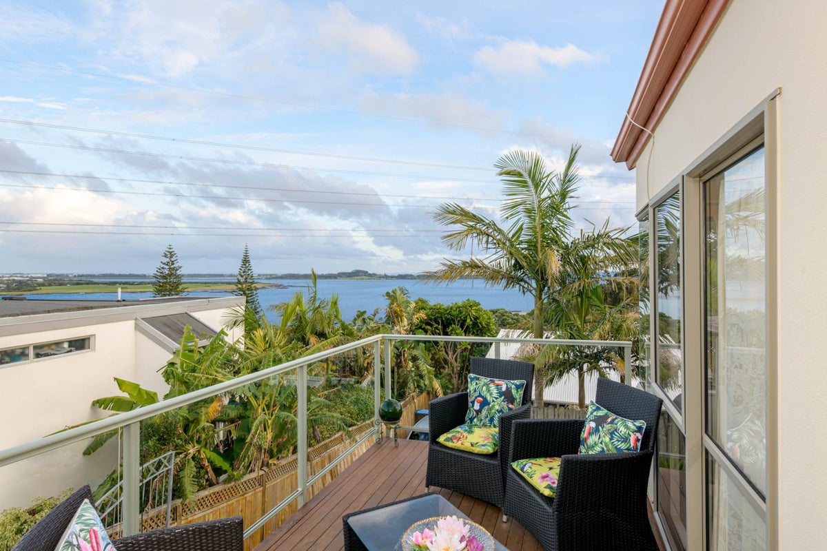 9A Hoskins Avenue, Hillsborough, Auckland - Carousel 2