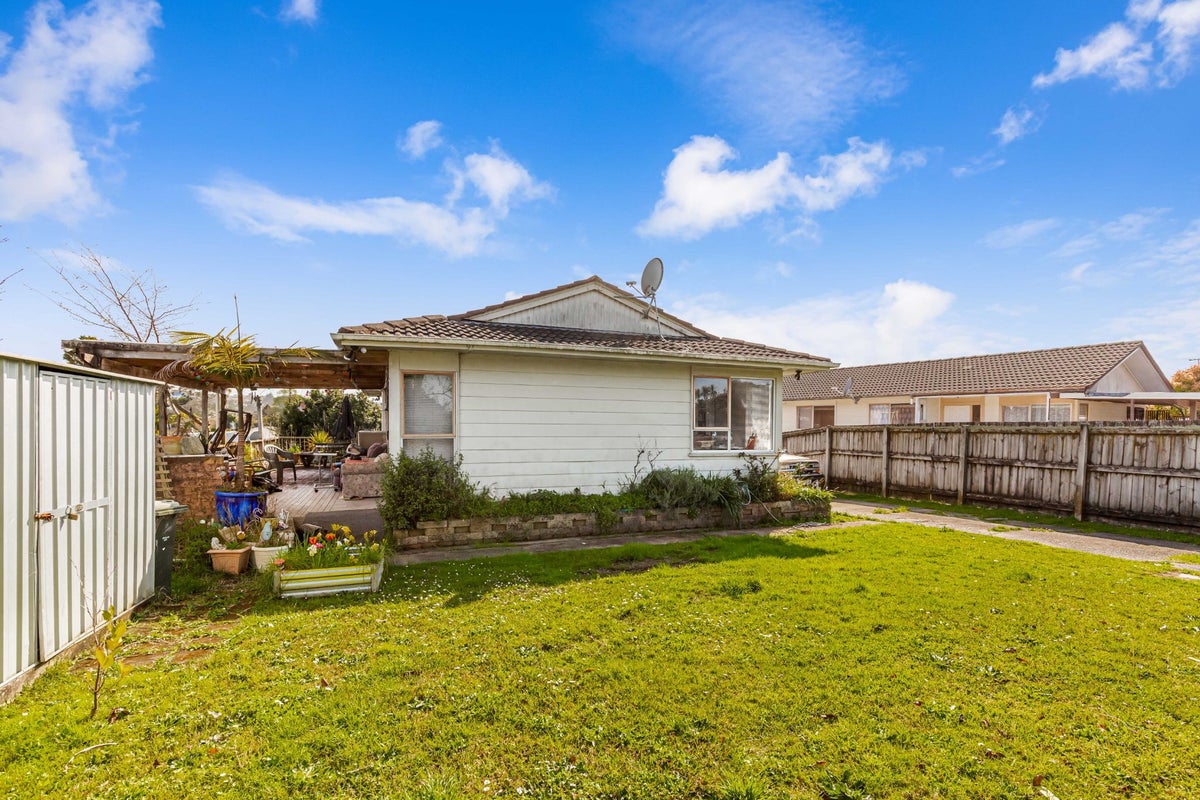 9 Vanden Place, Henderson, Auckland - Carousel 2