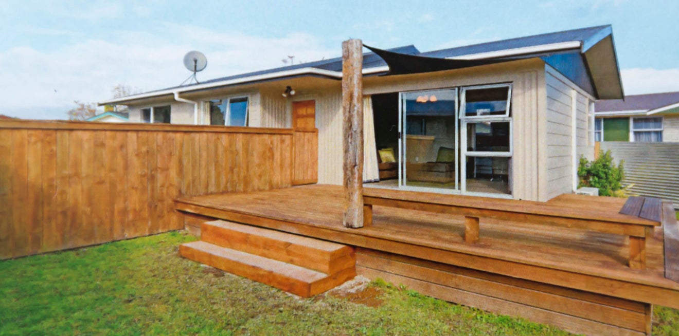 17 Susan Place, Deanwell, Hamilton - Carousel 1