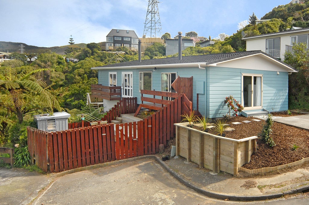 2A Chancellor Way, Crofton Downs, Wellington - Carousel 1