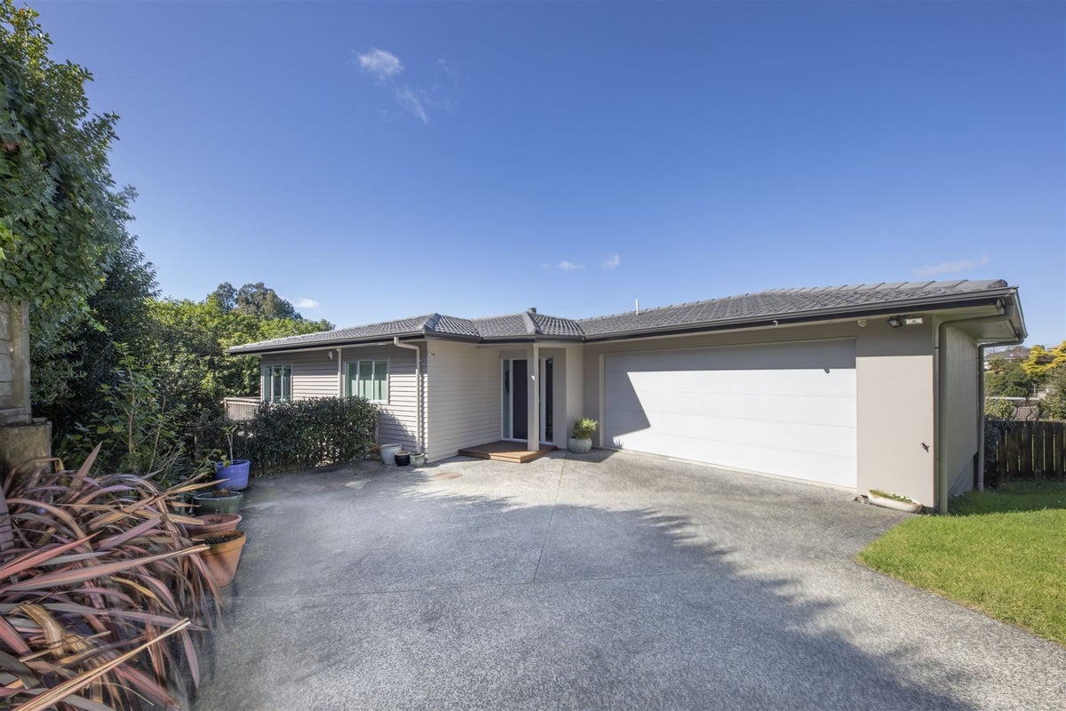 317A Glenfield Road, Glenfield, Auckland - Carousel 1