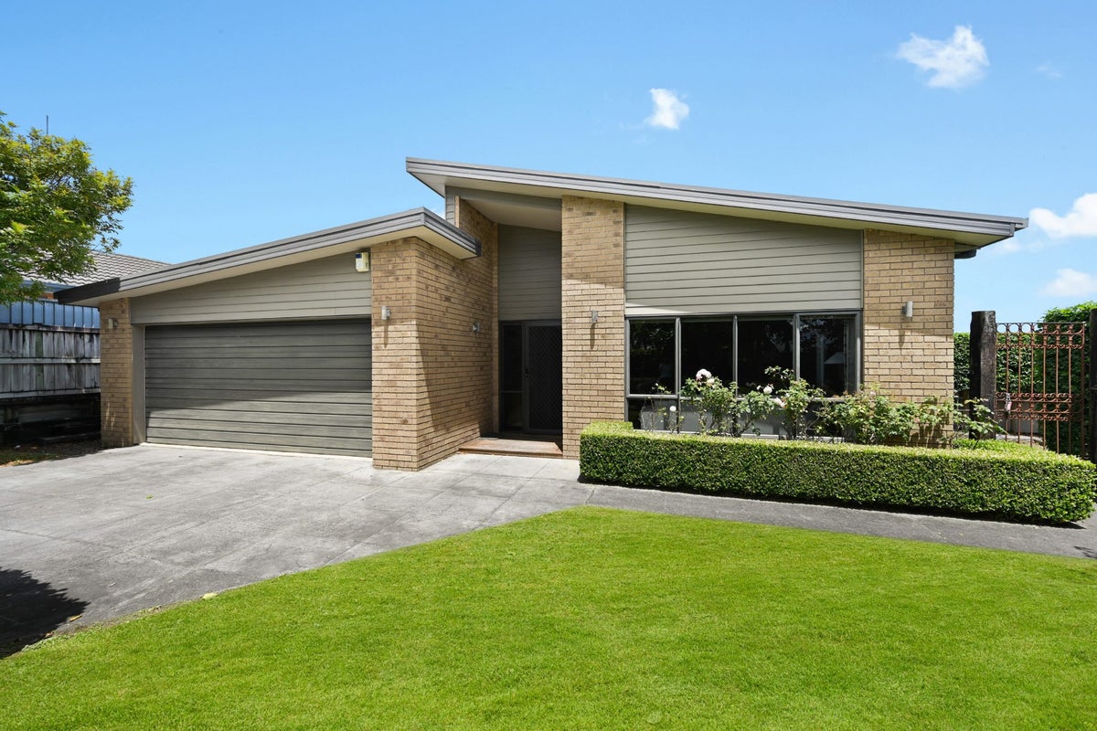 10 Farleigh Close, Huntington, Hamilton - Carousel 1
