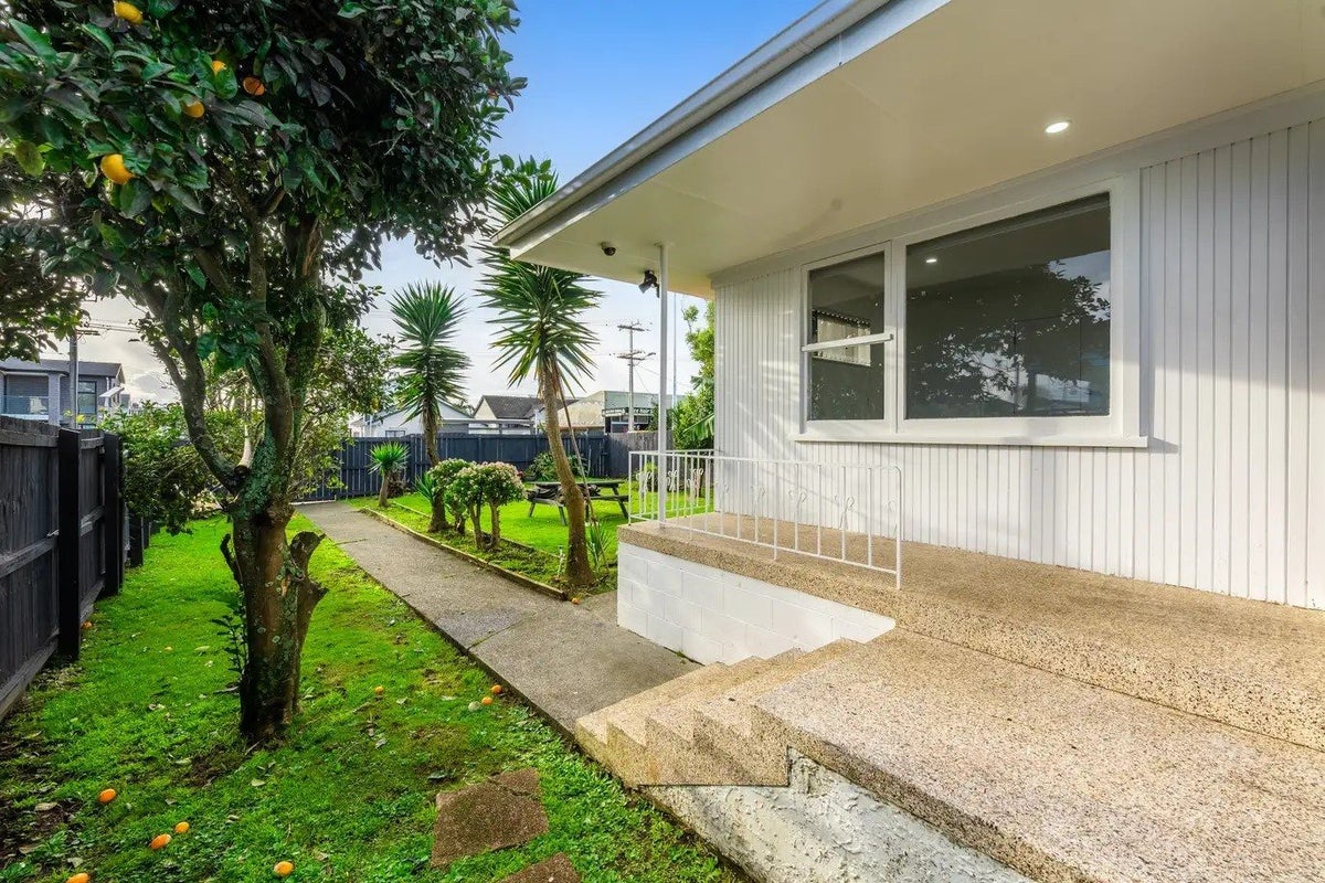 5/168 Puhinui Road, Papatoetoe, Auckland - Carousel 2