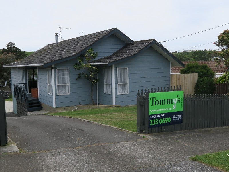 18 Paenui Street, Titahi Bay, Porirua - Carousel 1