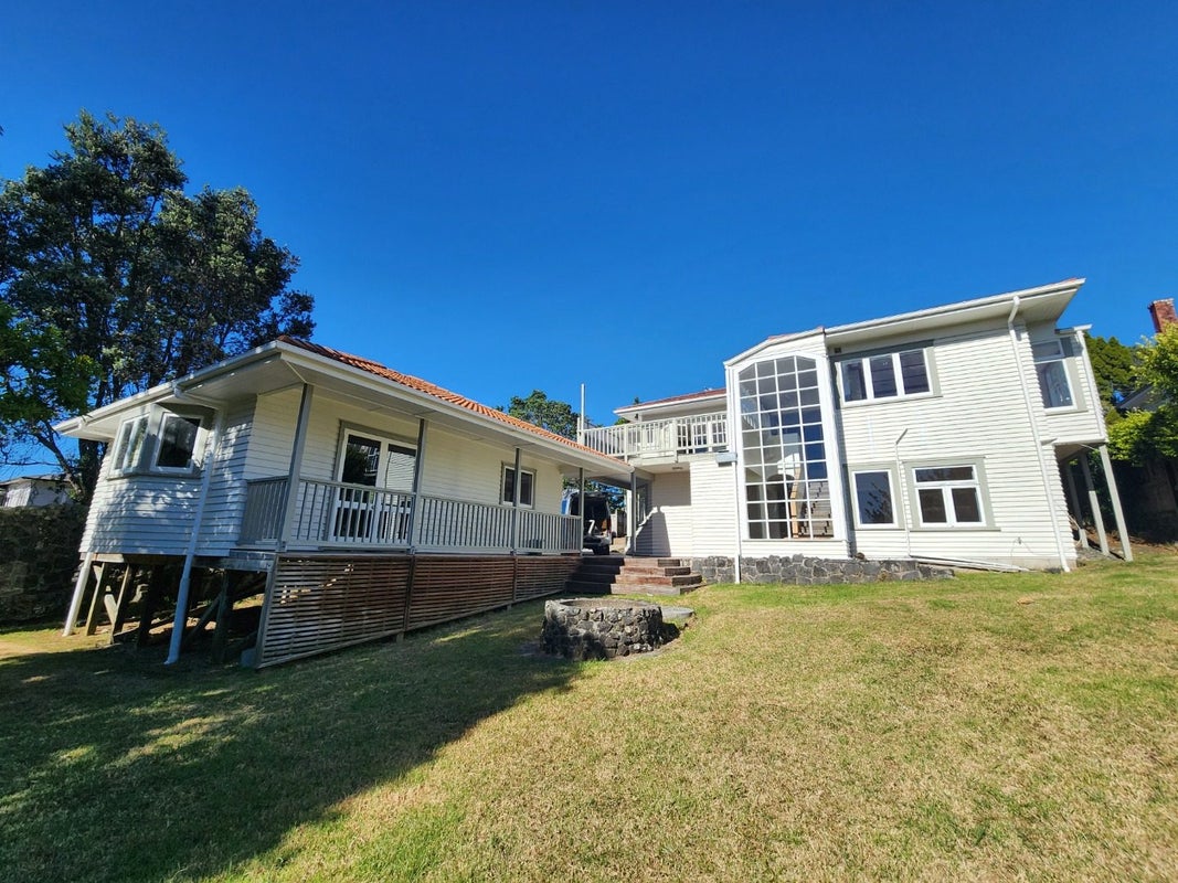 24 Maungakiekie Avenue, Greenlane, Auckland - Carousel 1