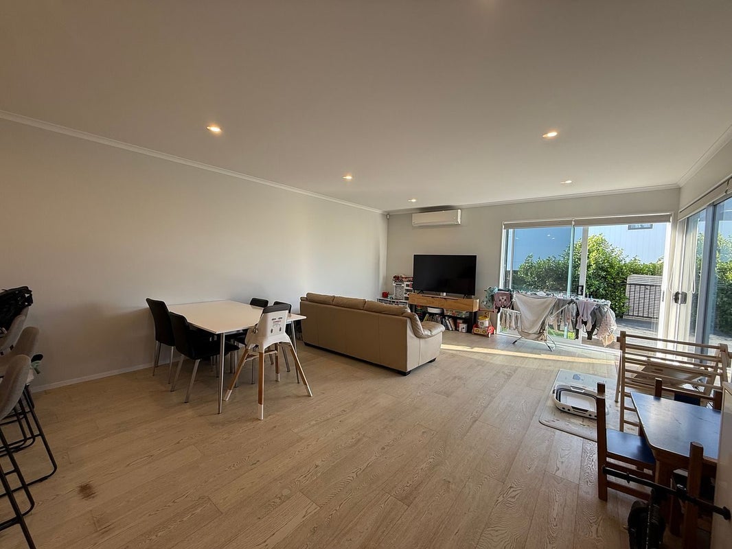 36 Taikura Avenue, Red Beach, Red Beach - Carousel 2