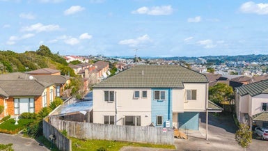4/9 Sunnydale Place, Oteha, Auckland - Carousel 1