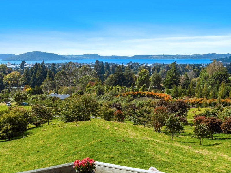 33 Exeter Place, Tihiotonga, Rotorua - Carousel 1
