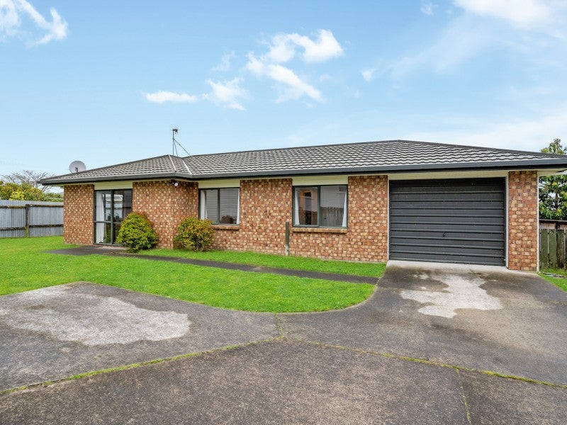 11B Manson Street, Gate Pa, Tauranga - Carousel 1