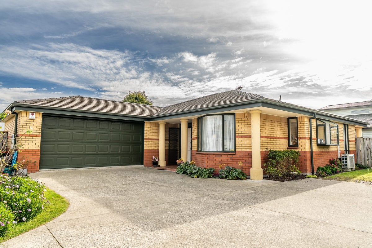 9A Forster Avenue, Hillcrest, Hamilton - Carousel 1