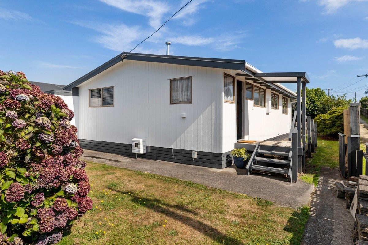 14 Walsh Road, Westown, New Plymouth - Carousel 2