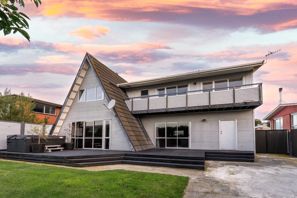 54 Ranui Avenue, Waimataitai, Timaru - Carousel 1