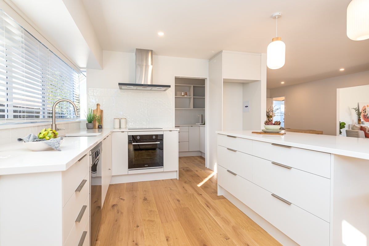 27 Creese Place, Redwood, Christchurch - Carousel 2