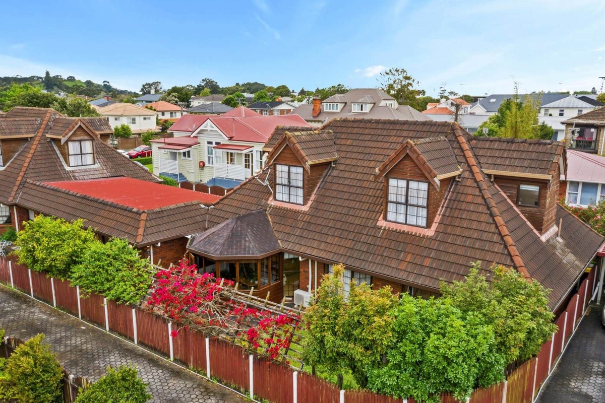2/24 King Edward Avenue, Epsom, Auckland - Carousel 2