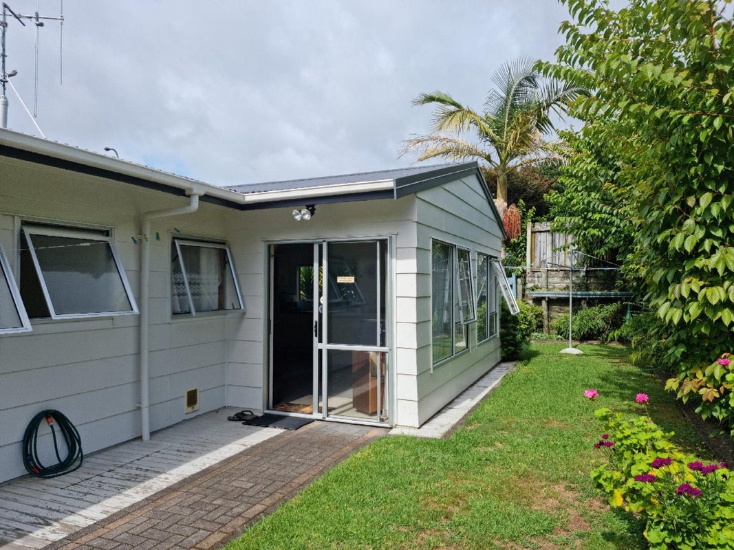 15 Pokapu Place, Bethlehem, Tauranga - Carousel 1
