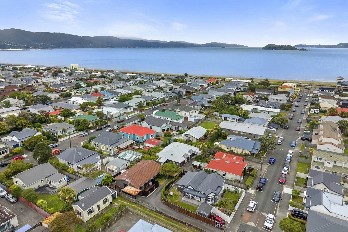 28A Richmond Street, Petone, Lower Hutt - Carousel 21