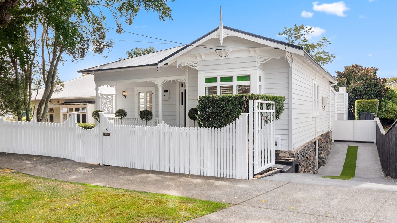 18 Pine Street, Mount Eden, Auckland - Carousel 1