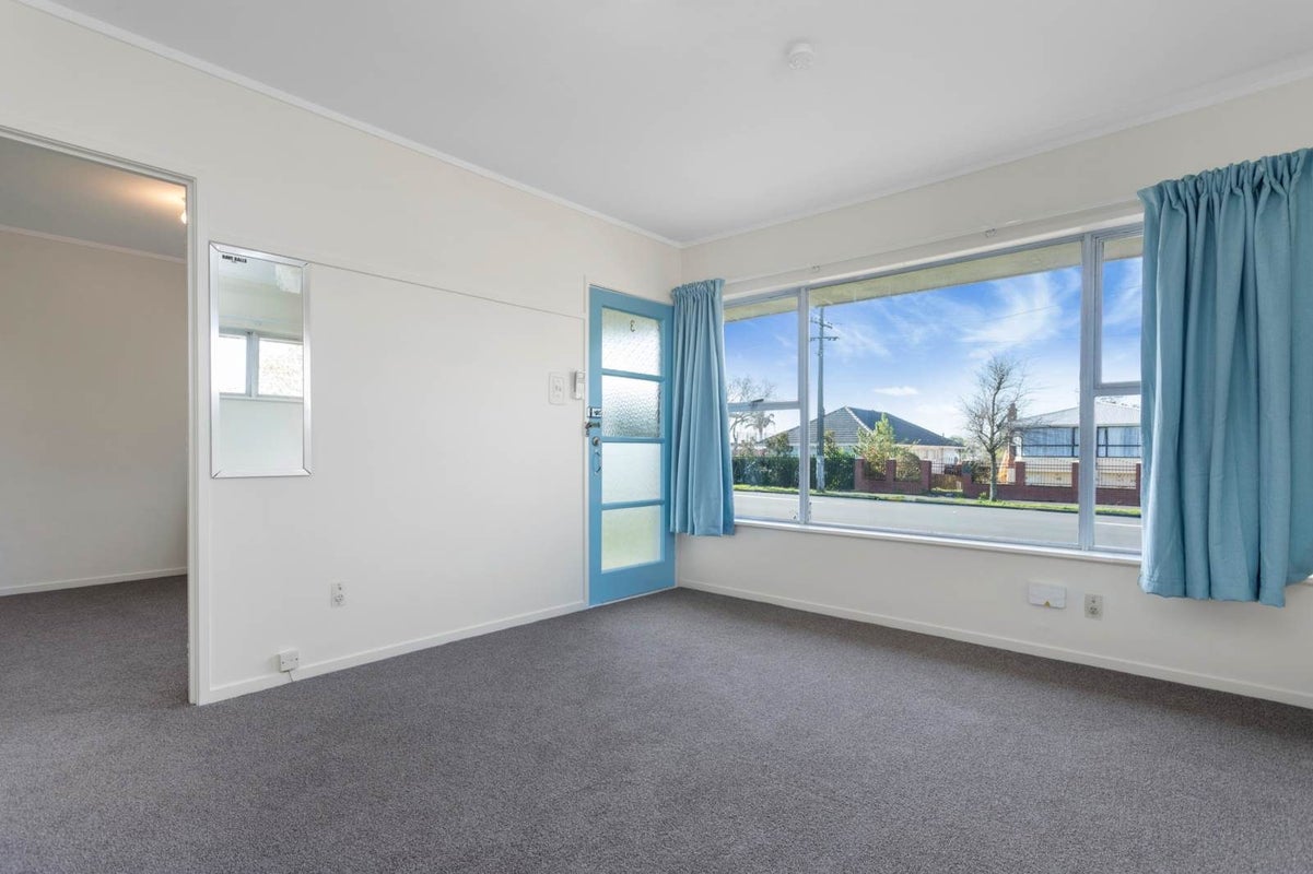79 New Windsor Road, New Windsor, Auckland - Carousel 2