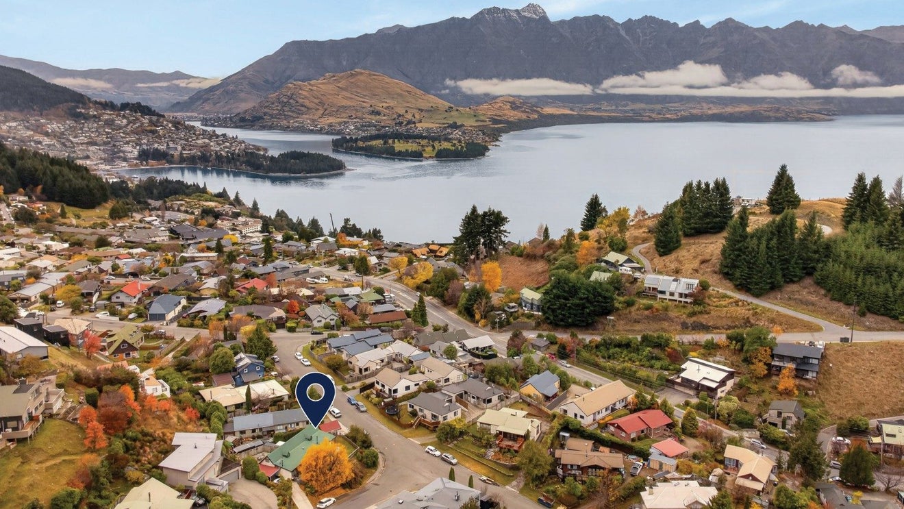 1B Dart Place, Fernhill, Queenstown - Carousel 19