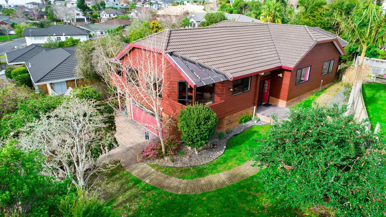 10 Ballini Rise, West Harbour, Auckland - Carousel 2