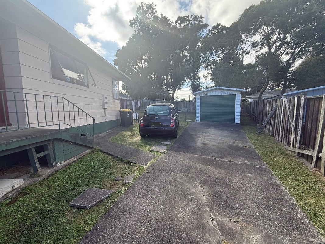 11 Limond Street, Randwick Park, Auckland - Carousel 2