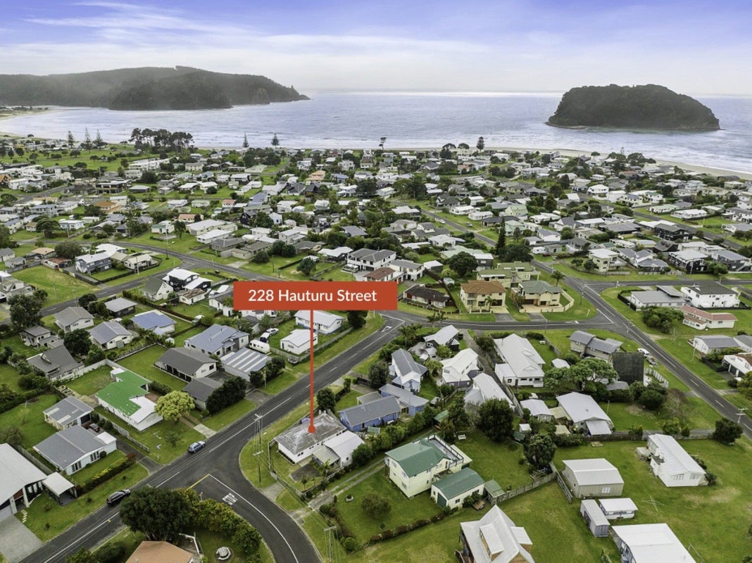 228 Hauturu Street, Whangamata - Carousel 25