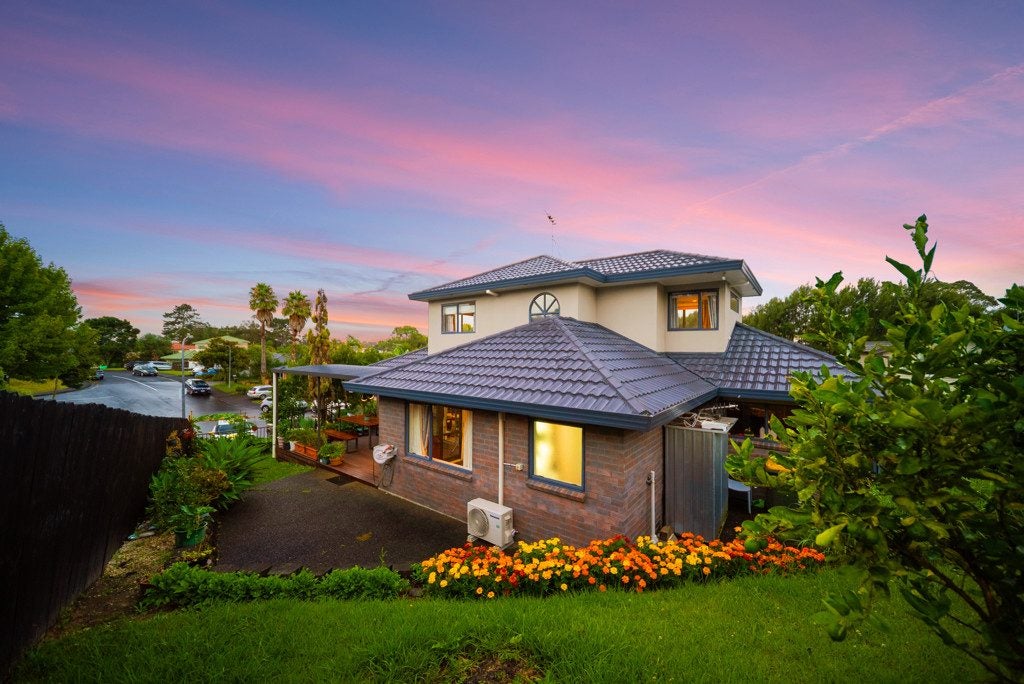 64 Milan Drive, Glen Eden, Auckland - Carousel 2