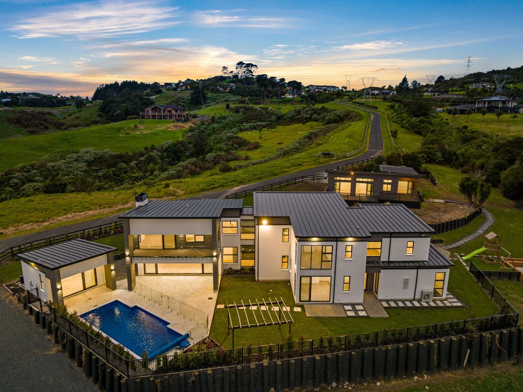 1/530 Redoubt Road, Totara Park, Auckland - Carousel 2