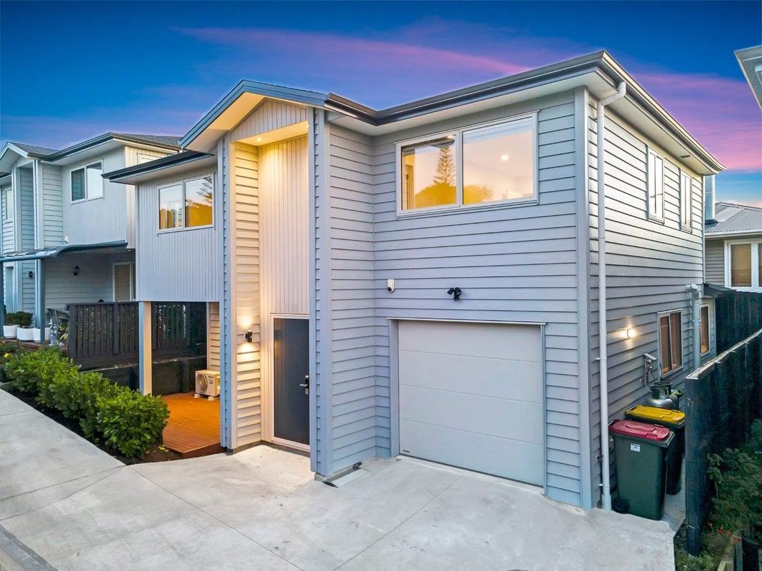 24B Netherton Street, New Windsor, Auckland - Carousel 1