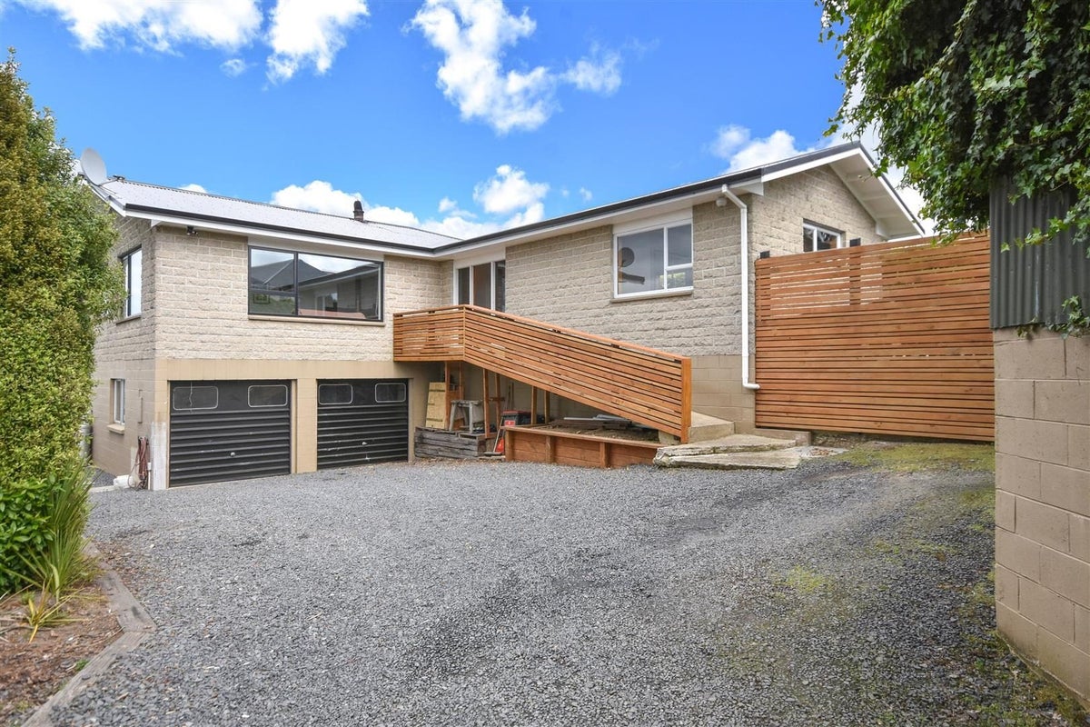 63 Hood Street, Wakari, Dunedin - Carousel 1