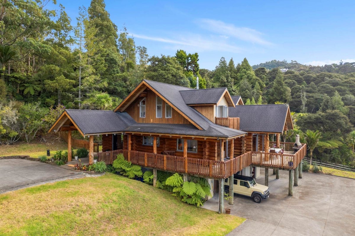 847 West Coast Road, Oratia, Auckland - Carousel 1