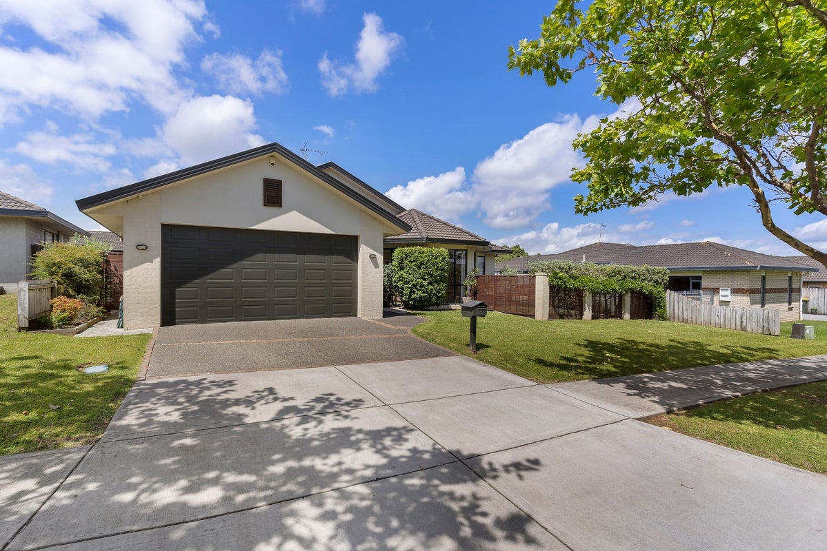 13 Carlingford Drive, East Tamaki, Auckland - Carousel 2